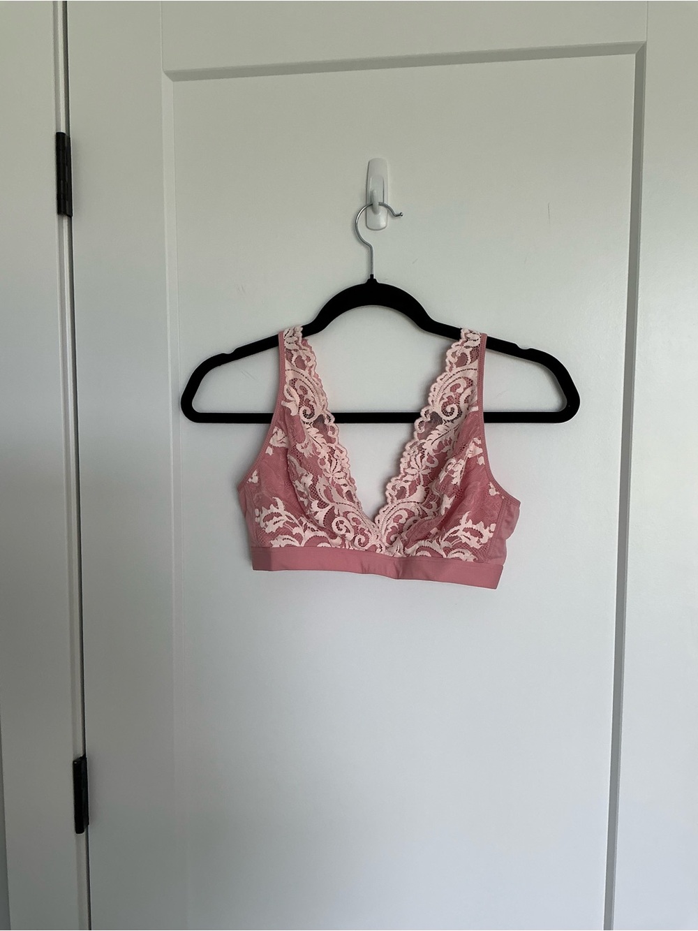 Wacoal Pink Lace Plunge Bralette with Cream Embroidery - Picture 2 of 2